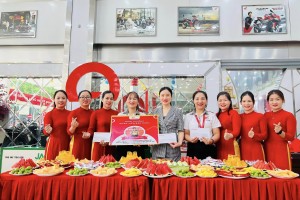 TRAO THƯỞNG  NHÂN VIÊN BÁN HÀNG ĐẠT GIẢI KHUYẾN KHÍCH HỘI THI NHÂN VIÊN BÁN HÀNG XUẤT SẮC KỲ 100